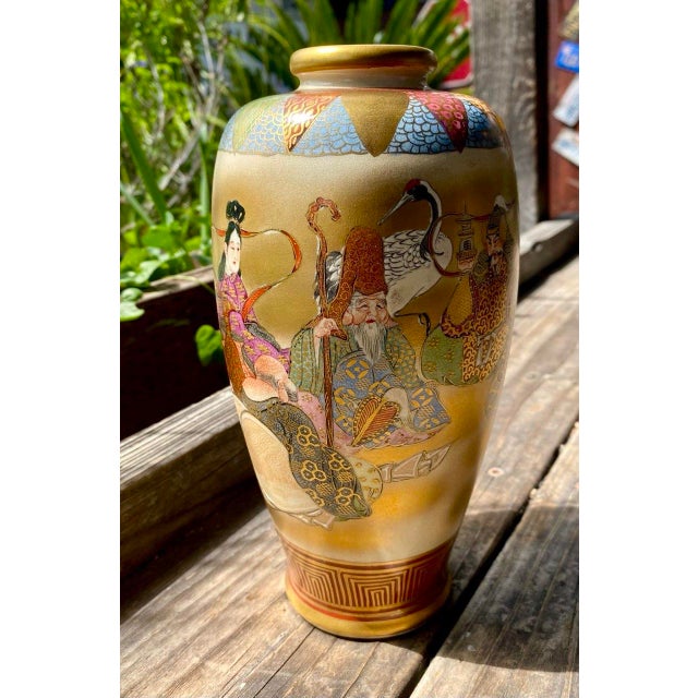 Pair of Antique Japanese Satsuma Kōzan Vases Depicting the Seven Lucky Gods (Shichifukujin) For Sale - Image 10 of 18