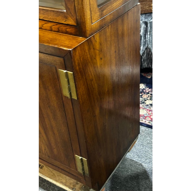 Henredon Scene One Campaign Curio Cabinet For Sale In Detroit - Image 6 of 10
