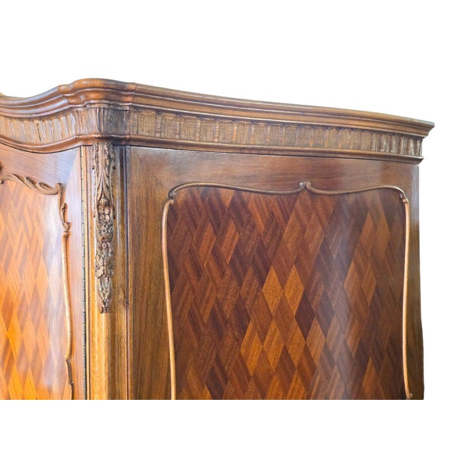 1900 - 1909 Early 1900s Triple Width Walnut Louis XV French Style Armoire. For Sale - Image 5 of 18
