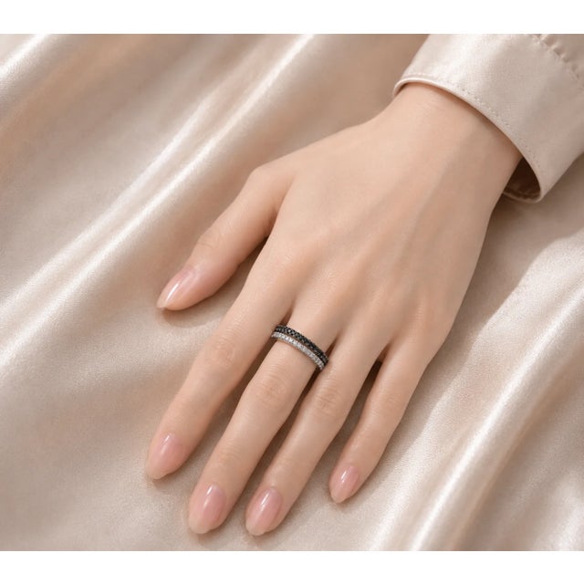 Modern Late 20th Century 18K White Gold Black Diamond Eternity Wedding Band Ring, Size 7 For Sale - Image 3 of 3