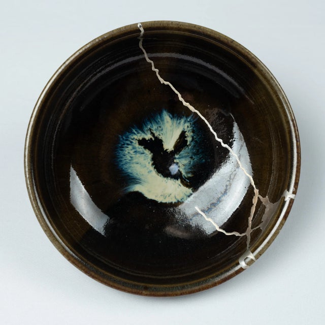 Late 20th Century Chōsen Karatsu Dish With Gintsugi Silver Repair-Work ...