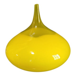 20th Century Mid-Century Modern Moonbeam Teardrop Hand Blown Bulbous Sunny Yellow Vase For Sale