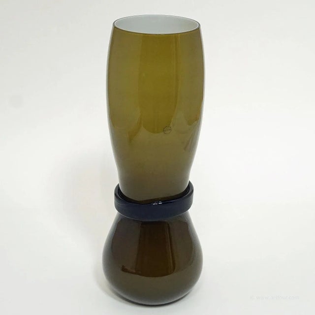 Simon Moore for Salviati, Large Fasciati Murano Glass Vase A large art glass vase designed by Simon Moore and manufactured...