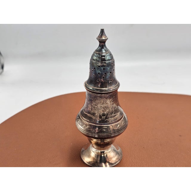 Pre-war plated pepper or salt container, dimensions: height 15 cm, diameter 5.8 cm.