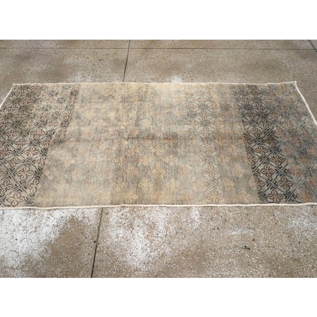 Galerie Shabab Collection Mid-20th Century Turkish Anatolian Rug For Sale In New York - Image 6 of 10