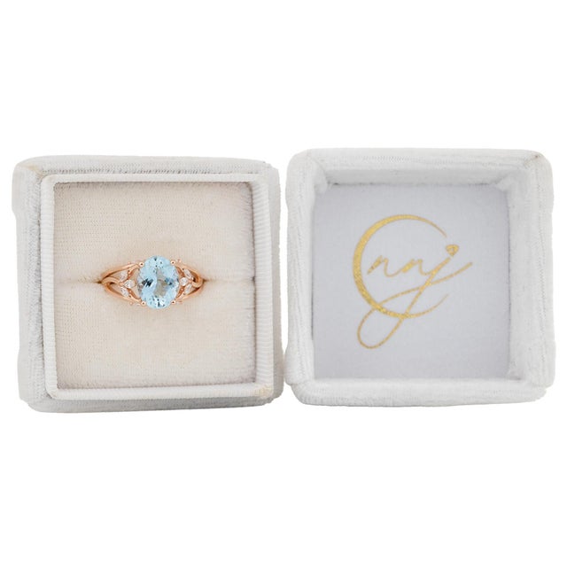 Modern 2Ct Aquamarine Ring With Lab Created Diamonds: Solid 14k Gold, Size 6.75 For Sale - Image 3 of 8