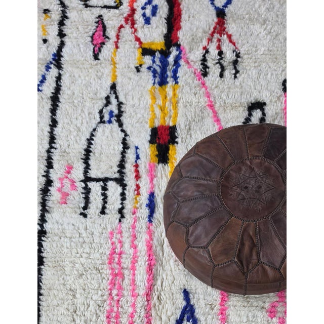 Textile Moroccan Abstract Azilal Rug - 9.4 X 5.9 Ft For Sale - Image 7 of 8
