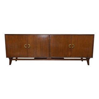 Mid-Century Modern Oak Sideboard For Sale