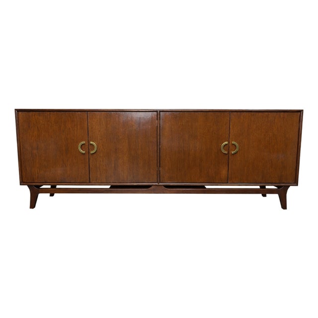Mid-Century Modern Oak Sideboard For Sale