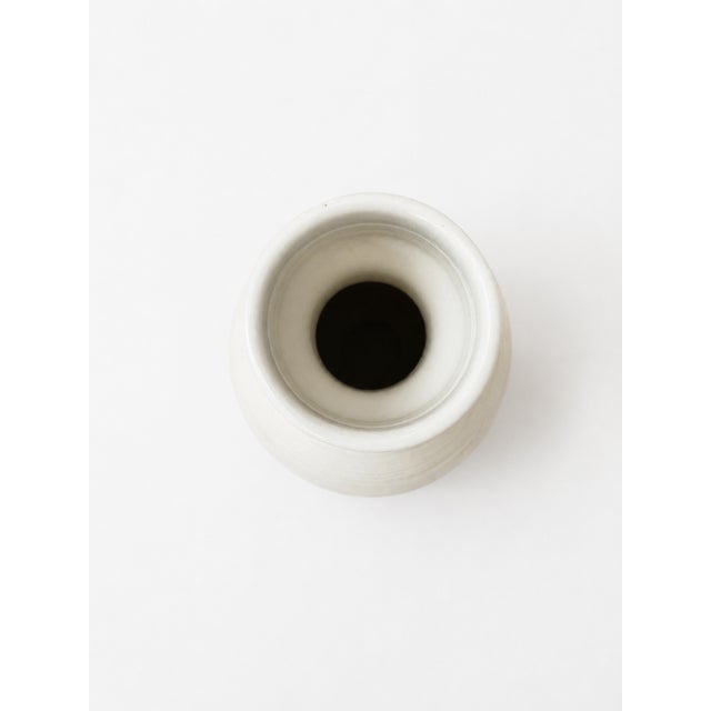 1970s Mid-Century Modernist Incised Stoneware Bottle Vase by Franco Bucci for Pesaro Laboratory, 1970s For Sale - Image 5 of 7
