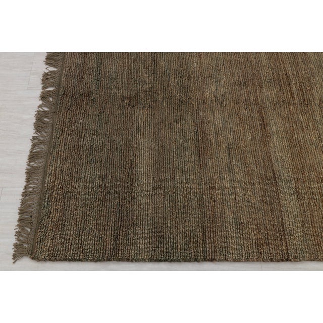 High Quality Hand Knotted Green Jute Loop Pattern Solid Rug 8x10Ft. For Sale - Image 6 of 12