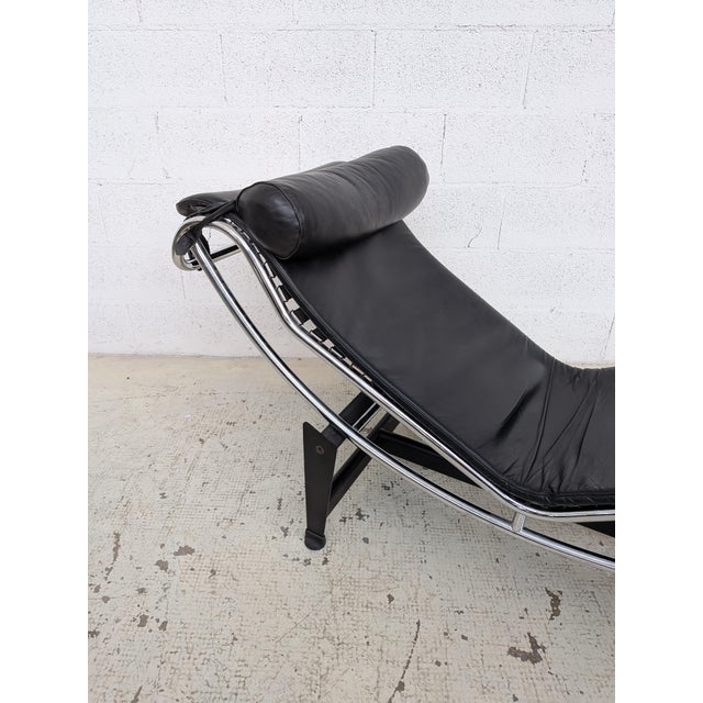 Leather LC4 Chaise Longue by Le Corbusier for Alivar, 1980s For Sale - Image 6 of 16