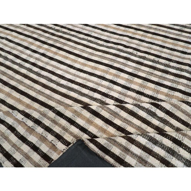Galerie Shabab Collection Mid-20th Century Persian Flatweave Kilim For Sale - Image 9 of 10