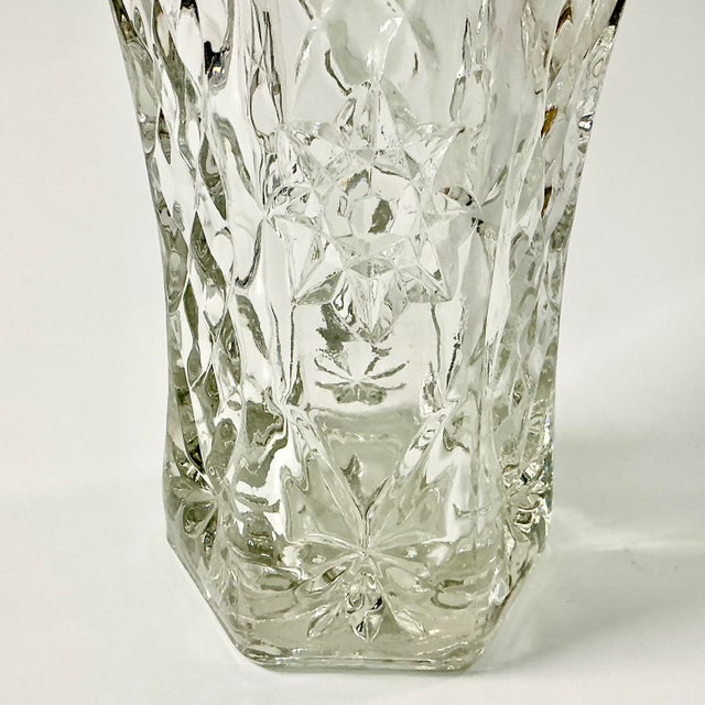 Transparent Mid Century Vintage Boho Chic Hollywood Regency Cut Glass Vase. For Sale - Image 8 of 10