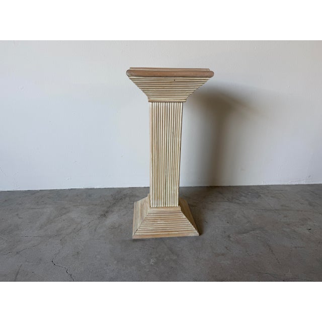 1980s Vintage Pencil Reed Rattan Pedestal Plant Stand – Coastal Organic Style For Sale - Image 9 of 11