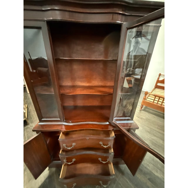Traditional Late 20th Century Mahogany China Cabinet For Sale - Image 3 of 12