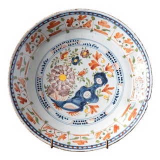 18th Century Dutch Delft Polychrome Chinoiserie Floral Plate For Sale