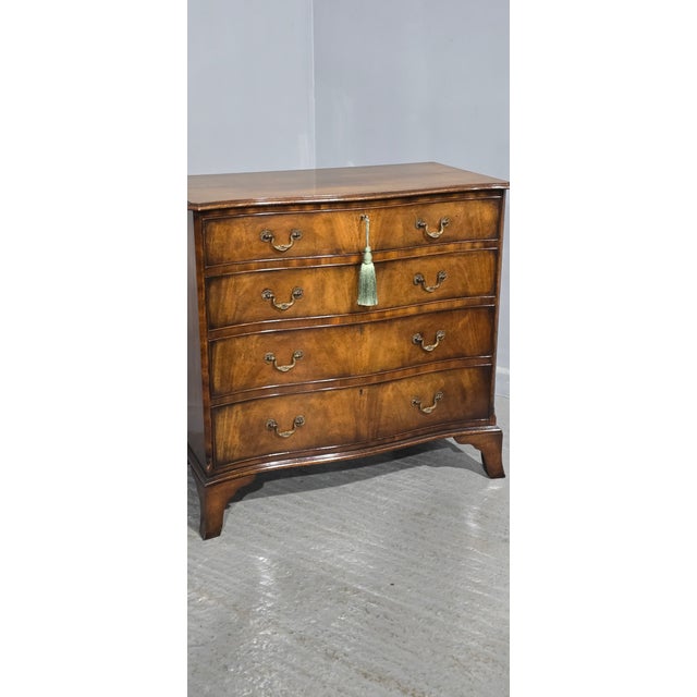 Small Georgian Serpentine Chest of Drawers, 1910 For Sale - Image 9 of 18