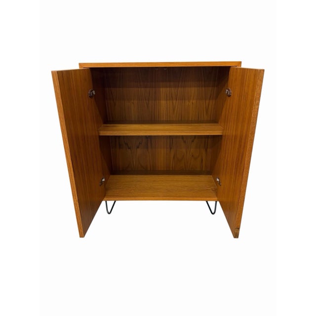 1980s Vintage Danish Modern Teak Hairpin Storage Cabinets - Set of 2 For Sale - Image 5 of 6