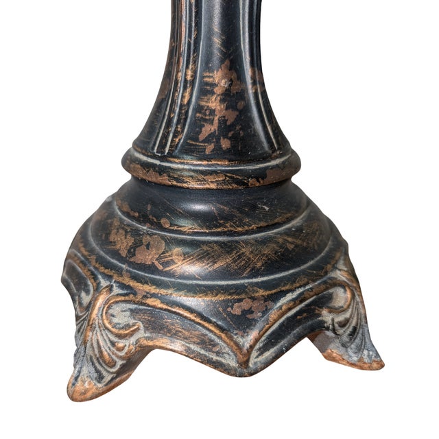 1950s Vintage Hollywood Regency Urn-Form Metal Table Lamp - Black & Gold Finish For Sale - Image 5 of 11
