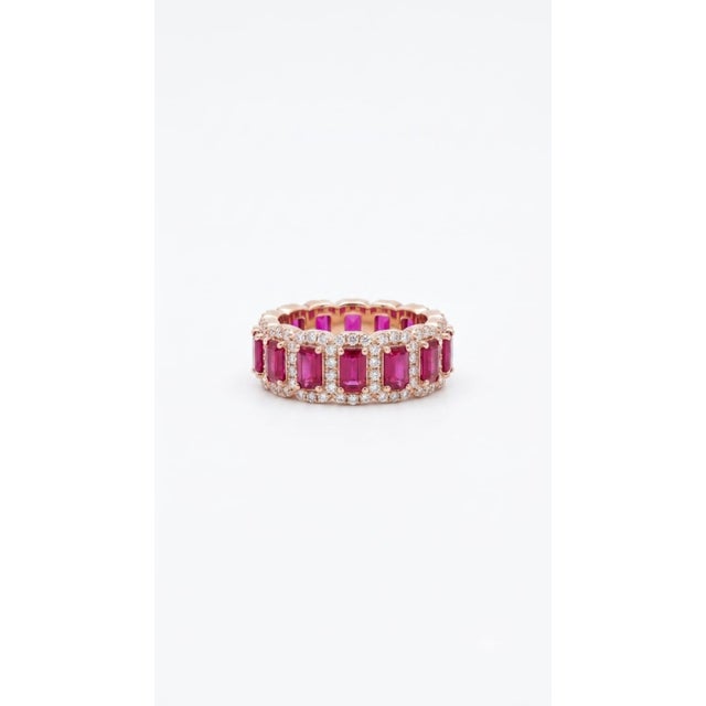 Contemporary Natural 18k Gold Ruby Halo Ring With 0.47ct Diamonds, Size 6 For Sale - Image 3 of 4
