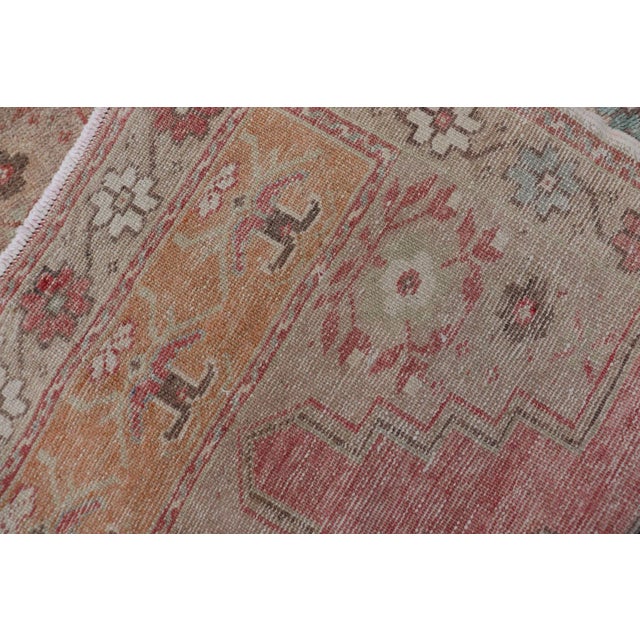 Faded Coral and Taupe Vintage Turkish Oushak Rug With Layered Medallion Design 2'6 X 5'0 For Sale - Image 10 of 11