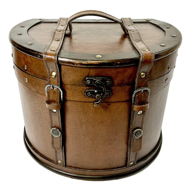 1980s Vintage Americana Boho Chic Wood and Faux Leather Strap Storage Box, After Ralph Lauren For Sale
