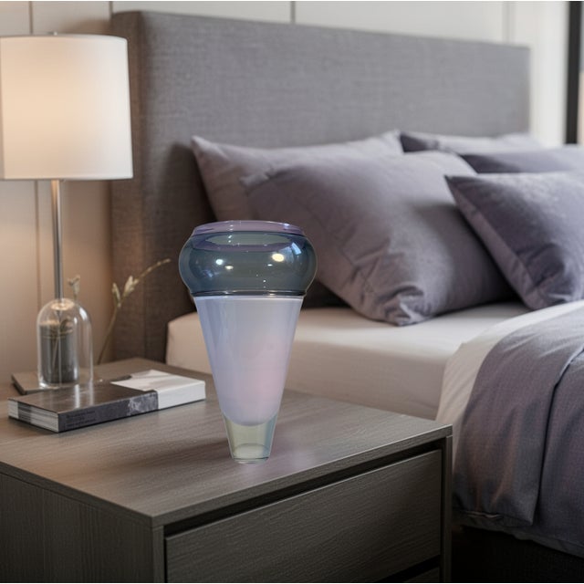 Late 20th Century Art Glass Lavender Gray Cone Shaped Vase Brand & Greenberg 1986 For Sale - Image 5 of 17