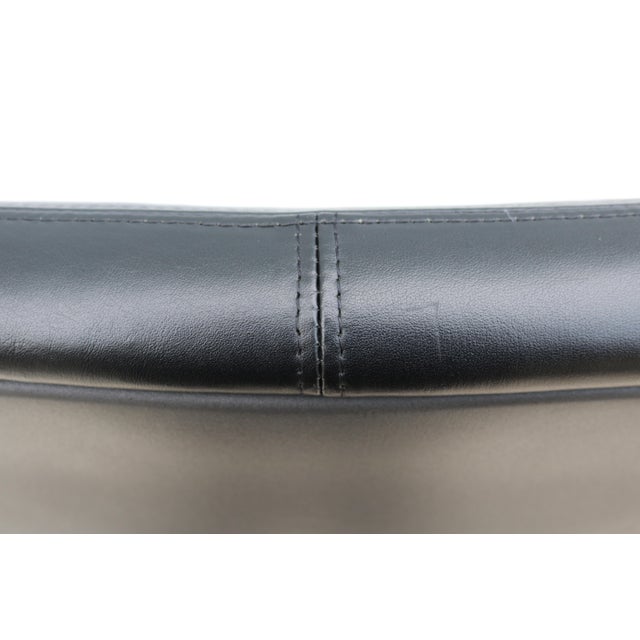 Knoll Bulldog Executive Ergonomic Office Desk Chair in Black Leather, Adjustable For Sale - Image 14 of 18