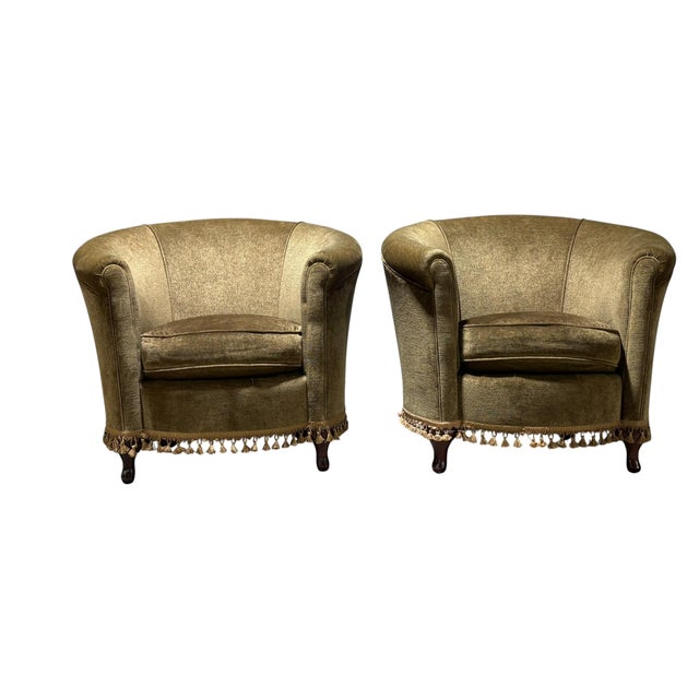 Pair of Vintage Library Barrel Chairs in Dark Green Fabric For Sale In Philadelphia - Image 6 of 6