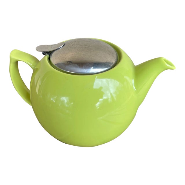 Contemporary Japan Bee House 15oz Round Apple Green Teapot With Metal Lid & Infuser For Sale