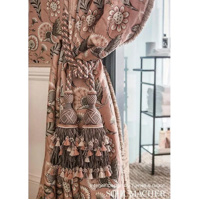 An enchanting combination of crisp, graphic elements and romantic, feathery florals. Sold as a 2-yard minimum. Content:...