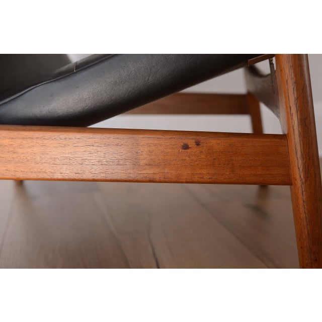 MCM Danish Modern Teak & Black Vinyl Reclining Lounge Chair For Sale - Image 12 of 18