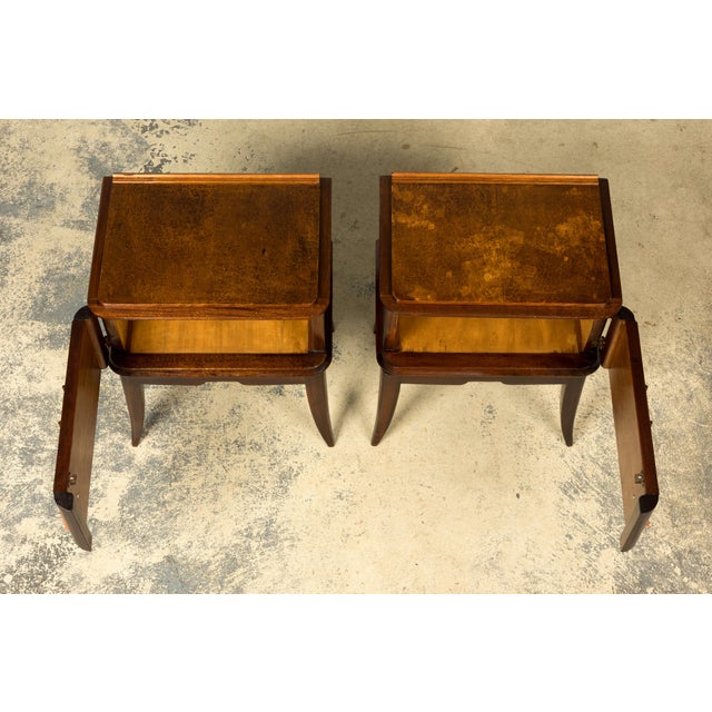 Pair of French Art Deco Mahogany and Burl Wood Nightstands, 1930s For Sale - Image 4 of 17