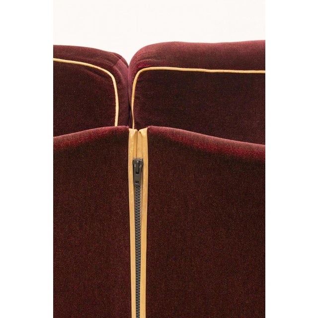 Duc Living Room Set in Burgundy Velvet by Mario Bellini for Cassina, Italy, 1970s, Set of 3 For Sale - Image 12 of 18