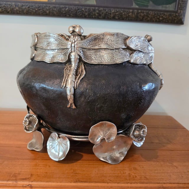 Art Nouveau-Style Bronze Jardiniere With Dragonfly & Water Lilies For Sale - Image 16 of 16