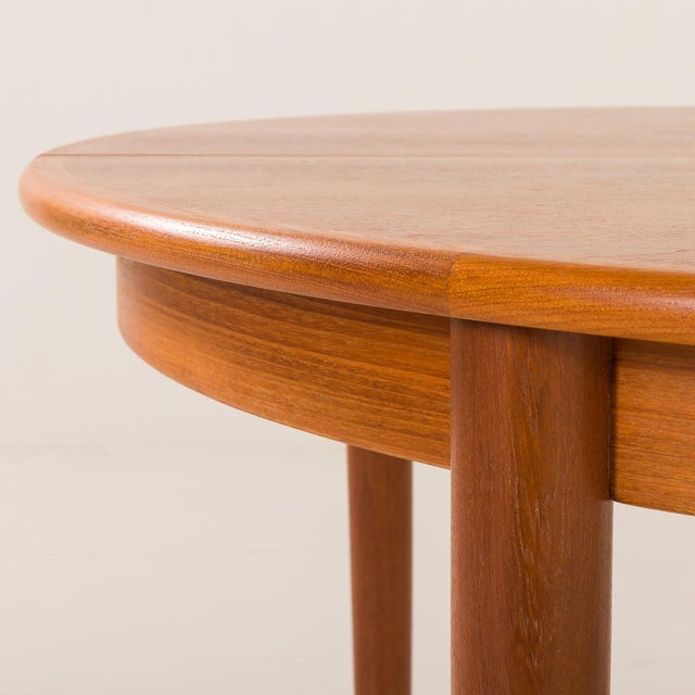 Danish Round Teak Expandable Table with 2 Leaves, 1960s For Sale - Image 9 of 14