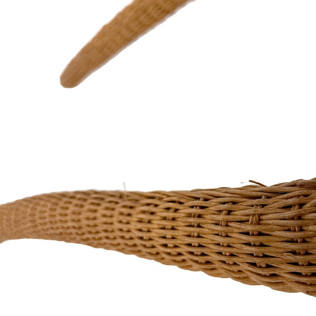 Vintage 1960s Tall Wicker Plant Stand W/ Wavy Cabriole Legs / Palm Beach Regency Pedestal For Sale - Image 15 of 17
