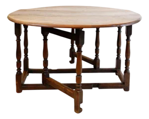 19th Century English Gate-Leg Table with Flaps and Turned Legs
