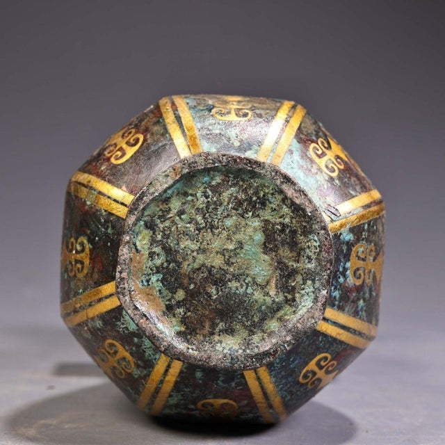 Chinoiserie Bronze Vase With Gold Inlay, Archaic Style Arrow Ear Hu Vessel, Chinoiserie Tabletop Bronze Decor For Sale - Image 3 of 10