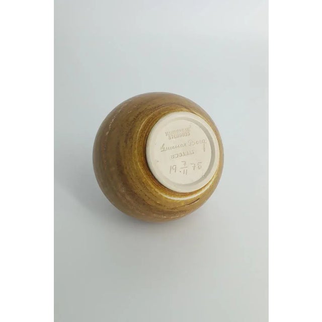 1960s Small Mid-Century Scandinavian Modern Spherical Brown Stoneware Vase No. 19 7/11 75 by Gunnar Borg for Höganäs Keramik, 1960s For Sale - Image 5 of 6