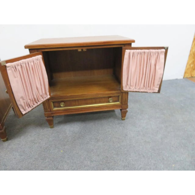 Mid 20th Century John Widdicomb Italian Style Nightstands - a Pair For Sale - Image 5 of 7
