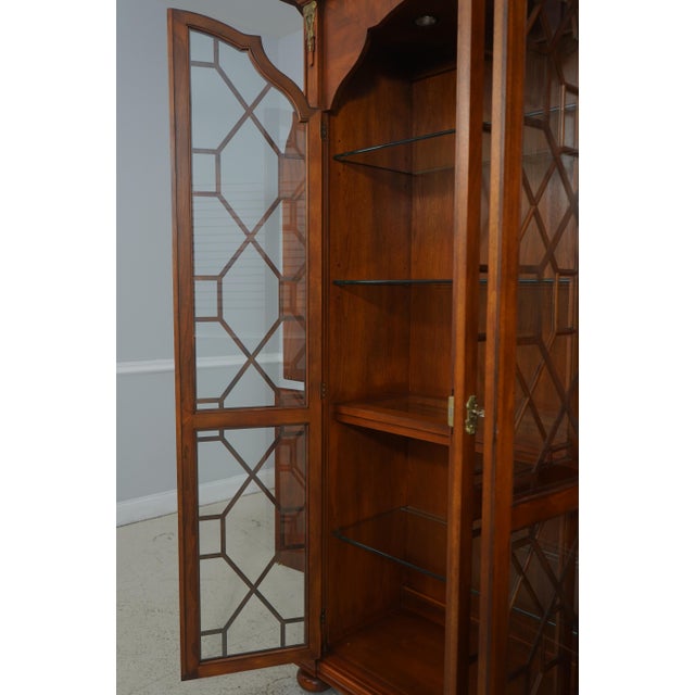 1980s Vintage Large Georgian Style Walnut Bookcase Display Cabinet For Sale - Image 5 of 18