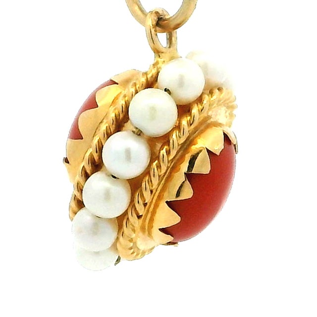 Italian Coral and Pearl Pendant in 18k Gold – Torre Del Greco, 1970s For Sale - Image 4 of 12