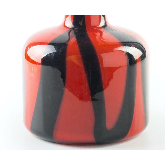 Red and black glass vase, realized in Northern Europe in the 1980s. Excellent conditions.