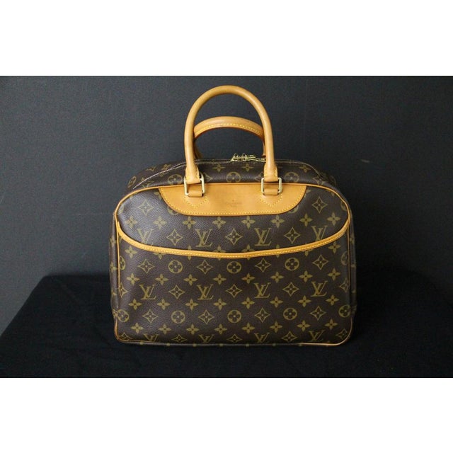 Sac Louis Vuitton Monogram 35 Cm, 2010s For Sale - Image 4 of 18
