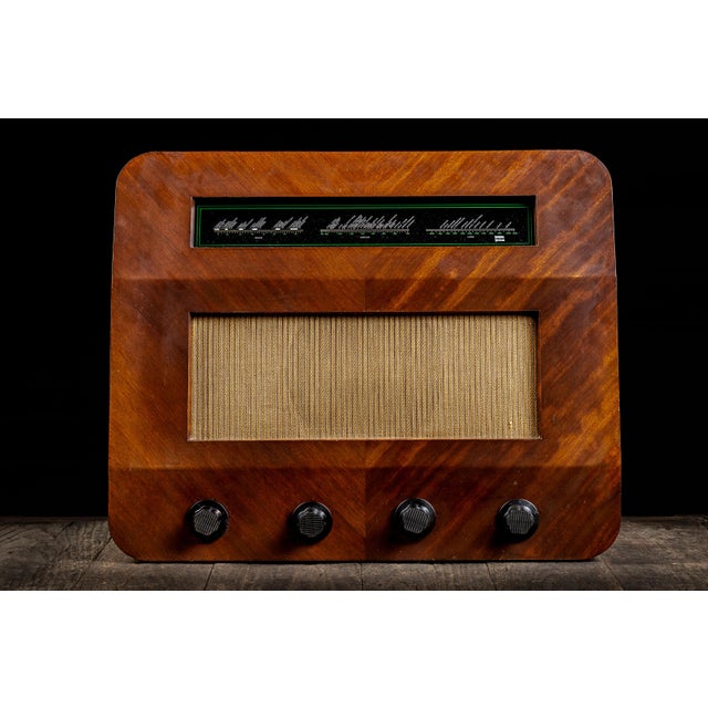 c. 1940s/1950s; Murphy Radio Ltd. - Welwyn Garden City, England Vintage English-produced radio by Murphy. Interestingly,...