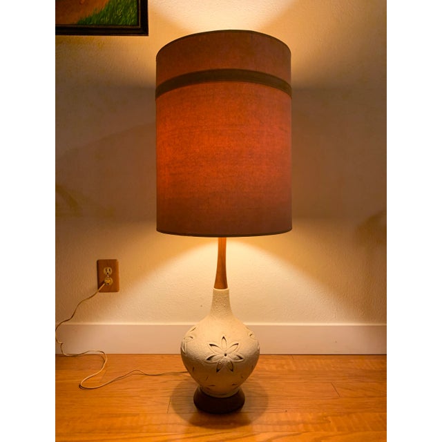 Mid-Century Modern 1960s Mid Century Teak and Ceramic Table Lamp Without Shade For Sale - Image 3 of 11
