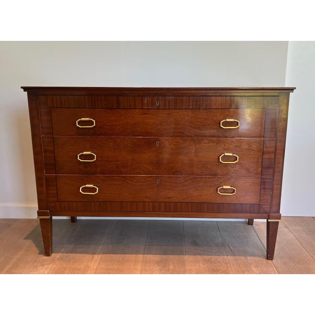 Neoclassical 1950s Neoclassical style chest of drawers in wood and brass For Sale - Image 3 of 12