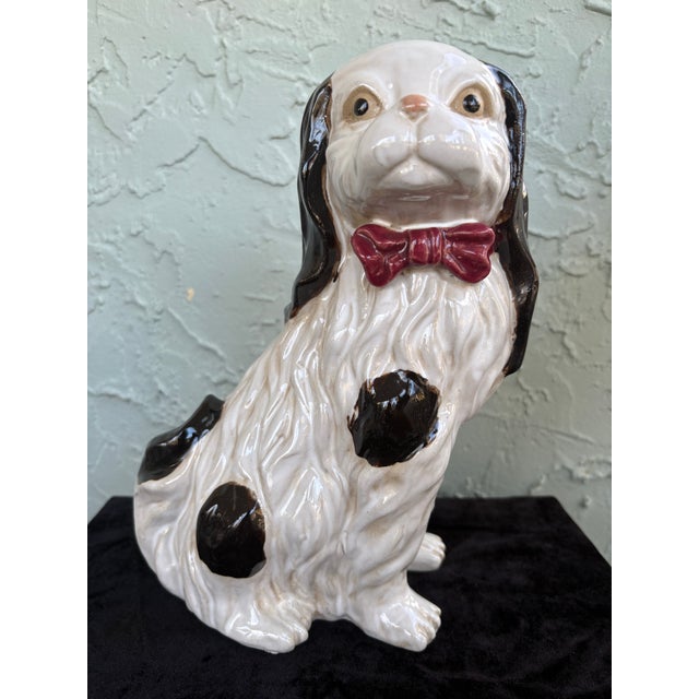 Hollywood Regency Pair of Vintage Staffordshire-Style Cavalier King Charles Spaniel Mantel Dogs For Sale - Image 3 of 12
